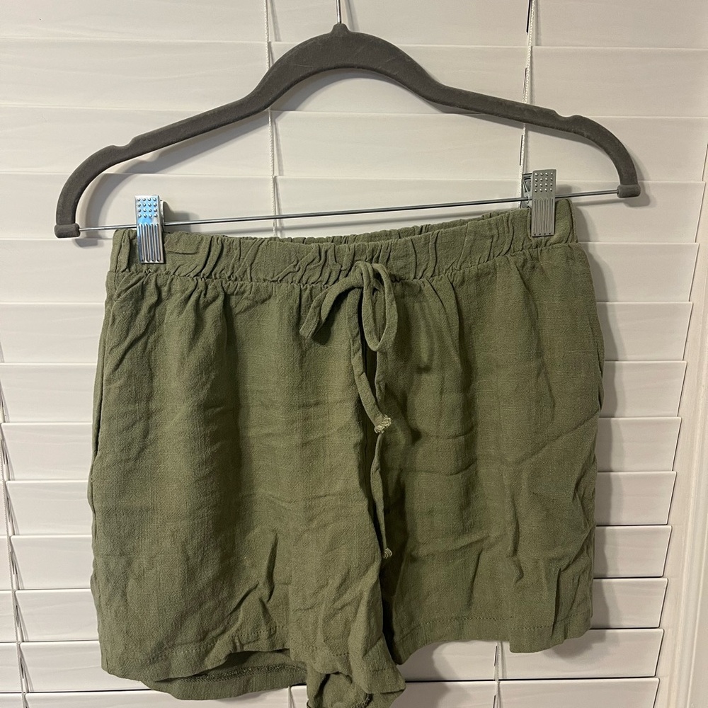 Mahina Olive Flowy Shorts